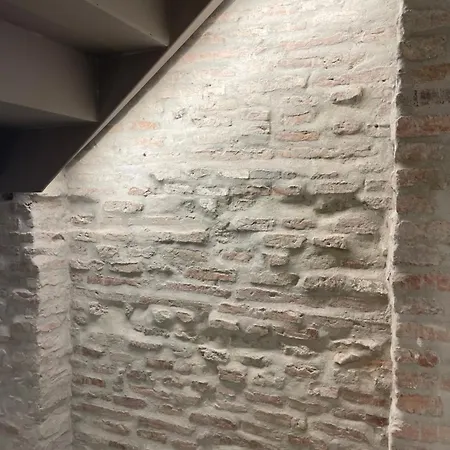 Picasso Centre 1c 아파트